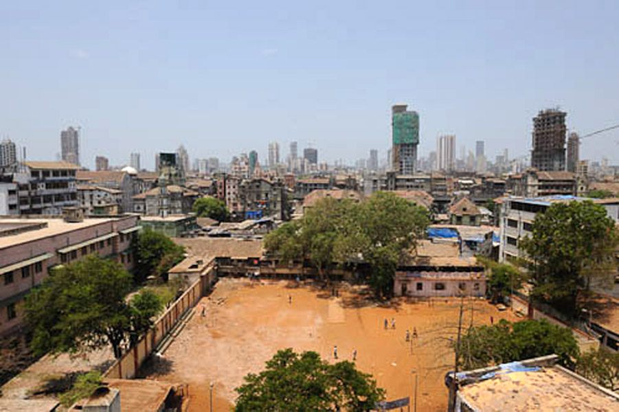 The South of Mumbai; from Dongri looking to Bohra Mohalla (to the West), Mumbai, April 2010. (Photo: Reza Masoudi Nejad)