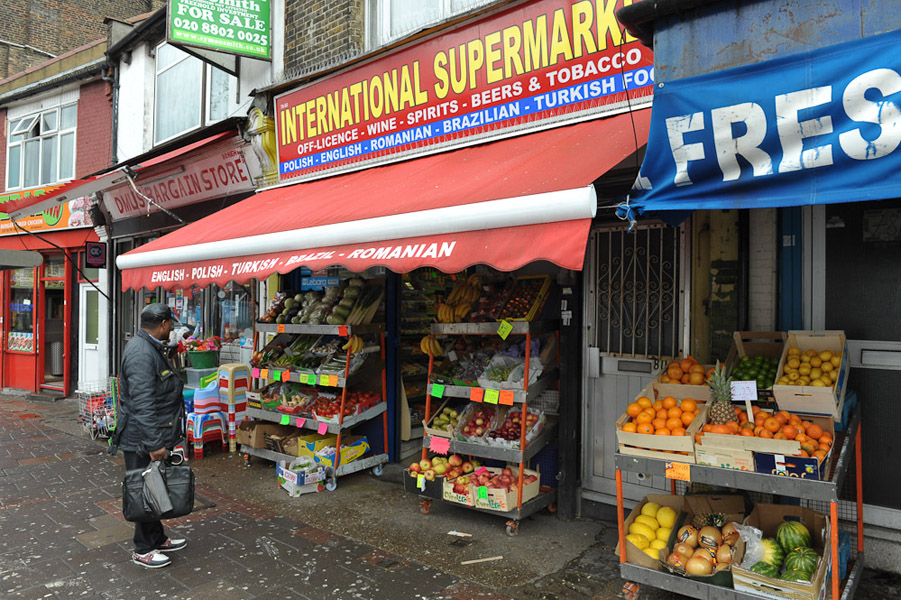 Corner-shop selling foods from all over the world. (Photo: Doerte Engelkes)
