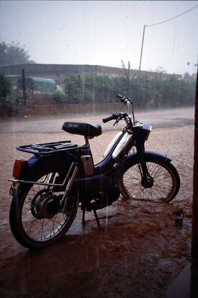 Rainy season. (Photo: Boris Nieswand)