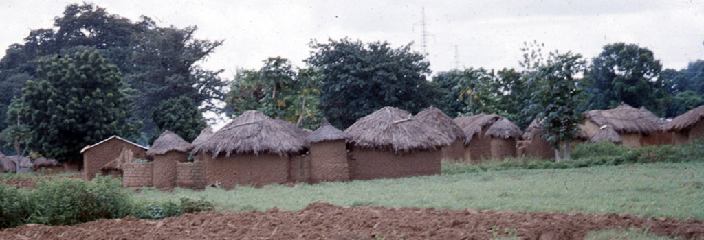Senufo Village (in the vicinity of Korhogo, Côte d’Ivoire). (Photo: Boris Nieswand)