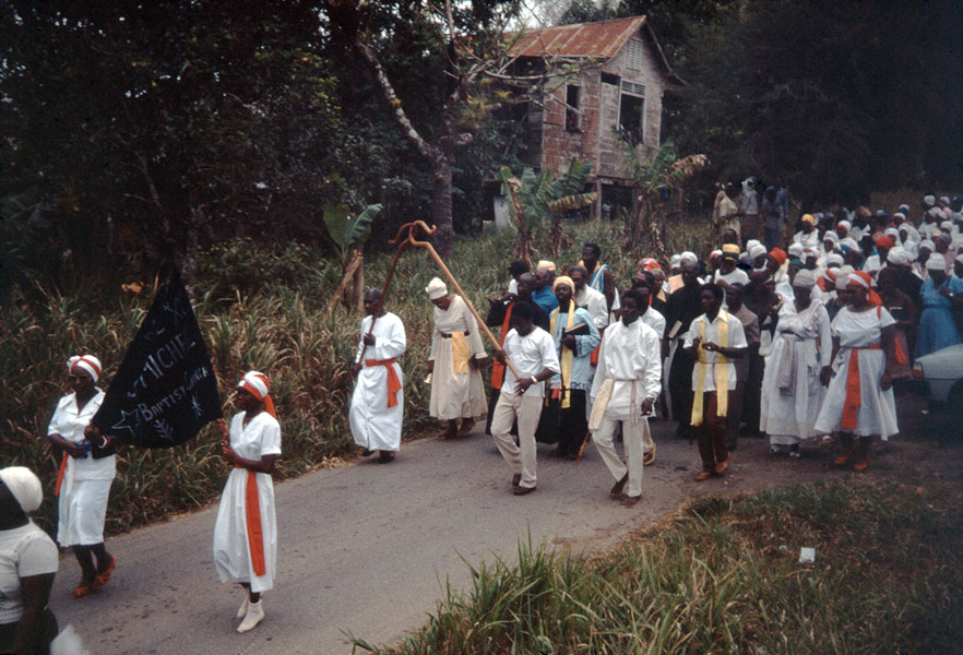 Spiritual Baptist procession, southern Trinidad. (Photo: Steven Vertovec)
