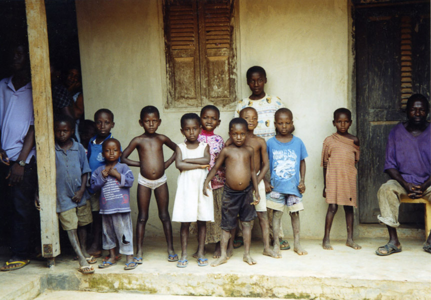 Village Children (Dormaa District, Ghana). (Photo: Boris Nieswand)
