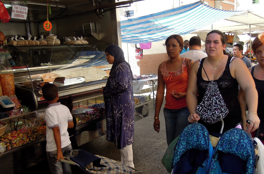 Street market V, Murcia, Spain. (Photo: Damian Omar Martinez)