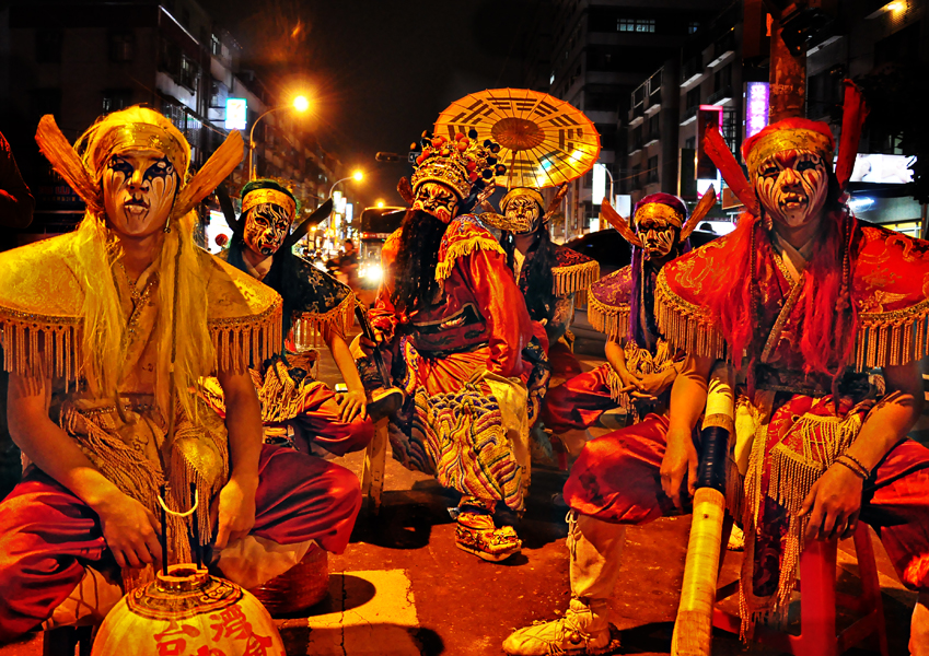 Taiwan – Performance troupe at a temple anniversary celebration (see video) ‘Zhong Kui capturing the five ghosts’. (Photo: Fabian Graham)