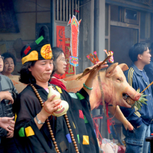 Taiwan – Spirit medium channelling the deity Jigong (1). (Photo: Fabian Graham)