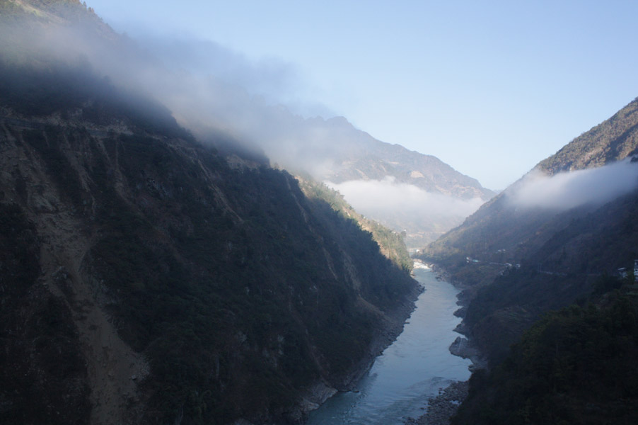 The scenic view of the Nujiang Great Valley, 20 December 2012. (Photo: Ying Diao)