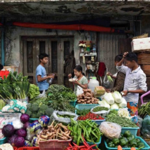 A market stall with fresh vegetables. (Photo: Naomi Hellmann)