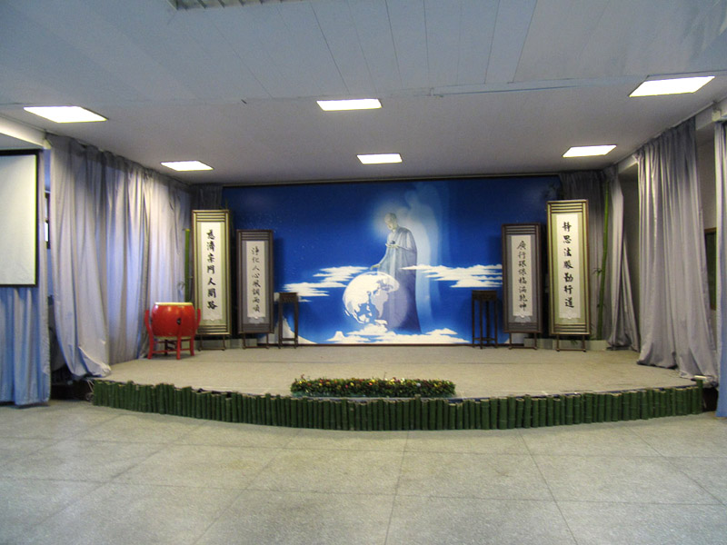 A built-in worship place in a manufacture, 2011 Shanghai. (Photo: Weishan Huang)