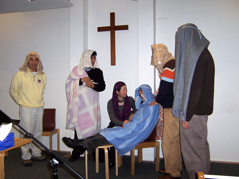 Drama playing on a Chinese Christian family camp, Milton Keynes, the UK. (Photo: Yuqin Huang)