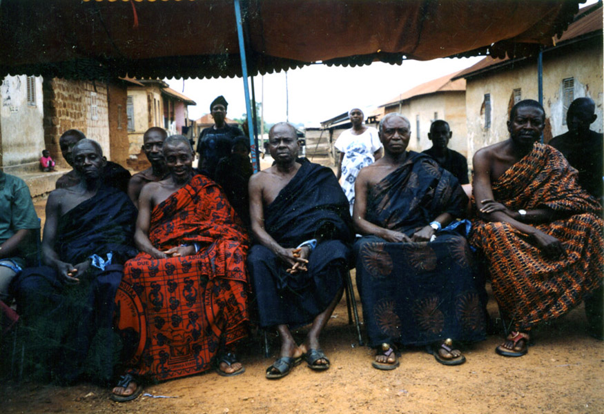 Elders at a funeral (Dormaa Ahenkro, Ghana). (Photo: Boris Nieswand)