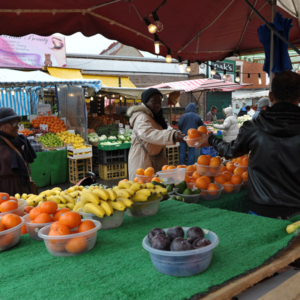 Street market in Hackney. (Photo: Doerte Engelkes)