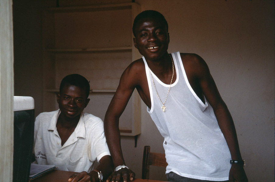 Young urban Senufo men (Korhogo, Côte d’Ivoire). (Photo: Boris Nieswand)